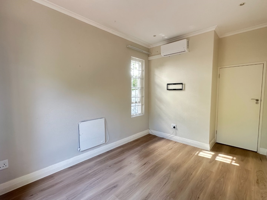 To Let 3 Bedroom Property for Rent in Green Point Western Cape